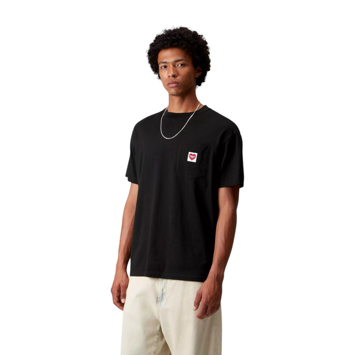 S/S Pocket Heart T-Shirt Preto / Vermelho